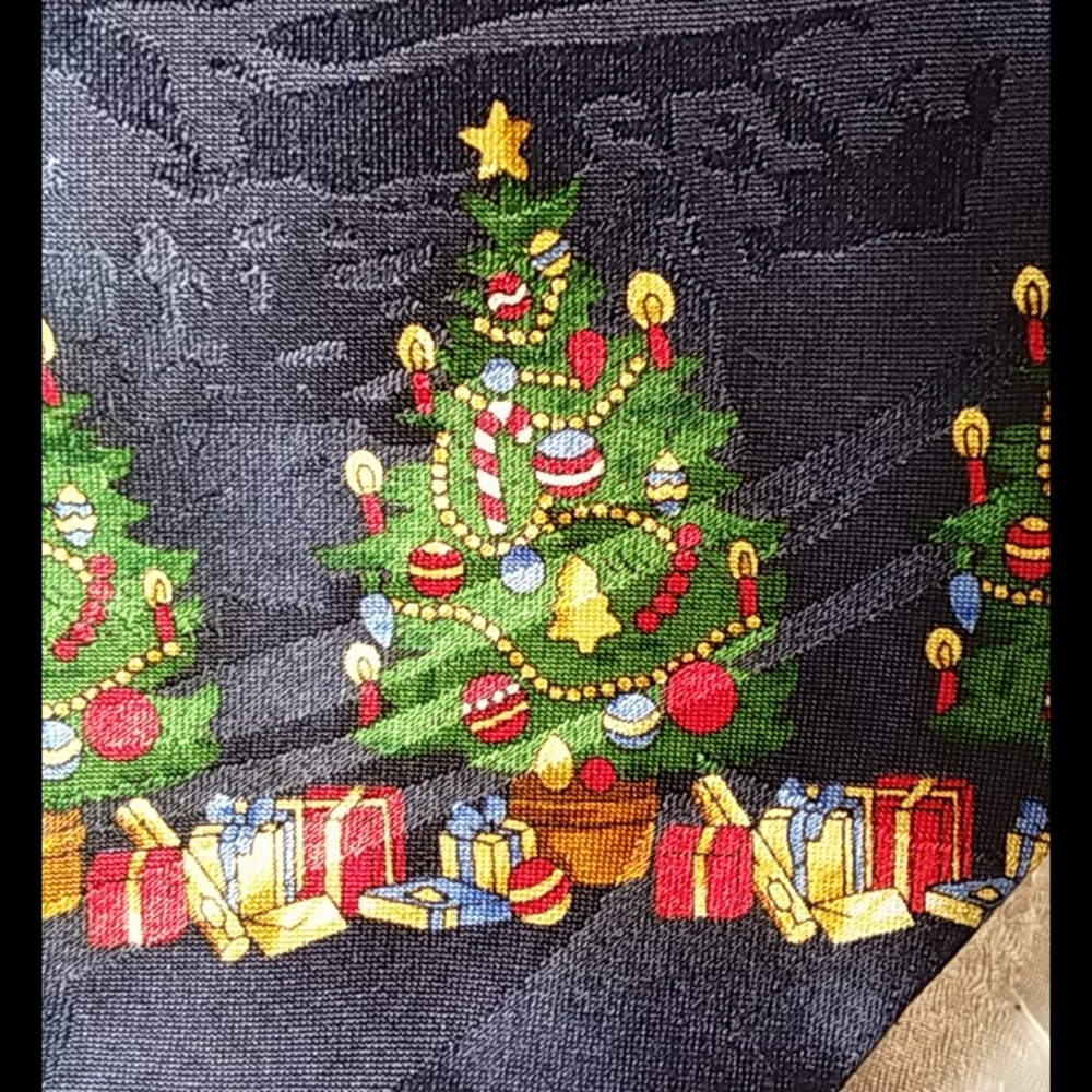 Christmas Tree Tie